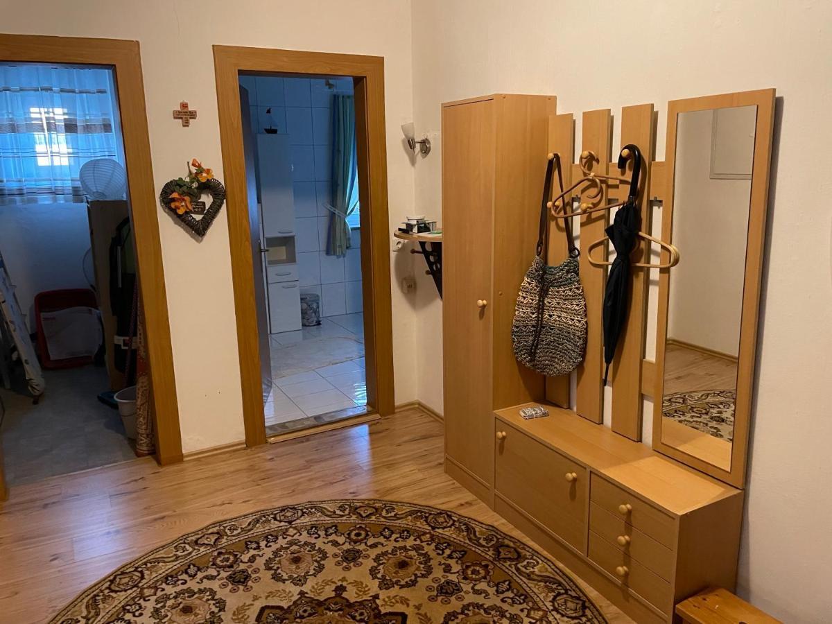 Schoene Ferienwohnung In Bahnhofsnaehe Fuer Urlaub, Studium Oder Arbeit Deggendorf Exteriör bild