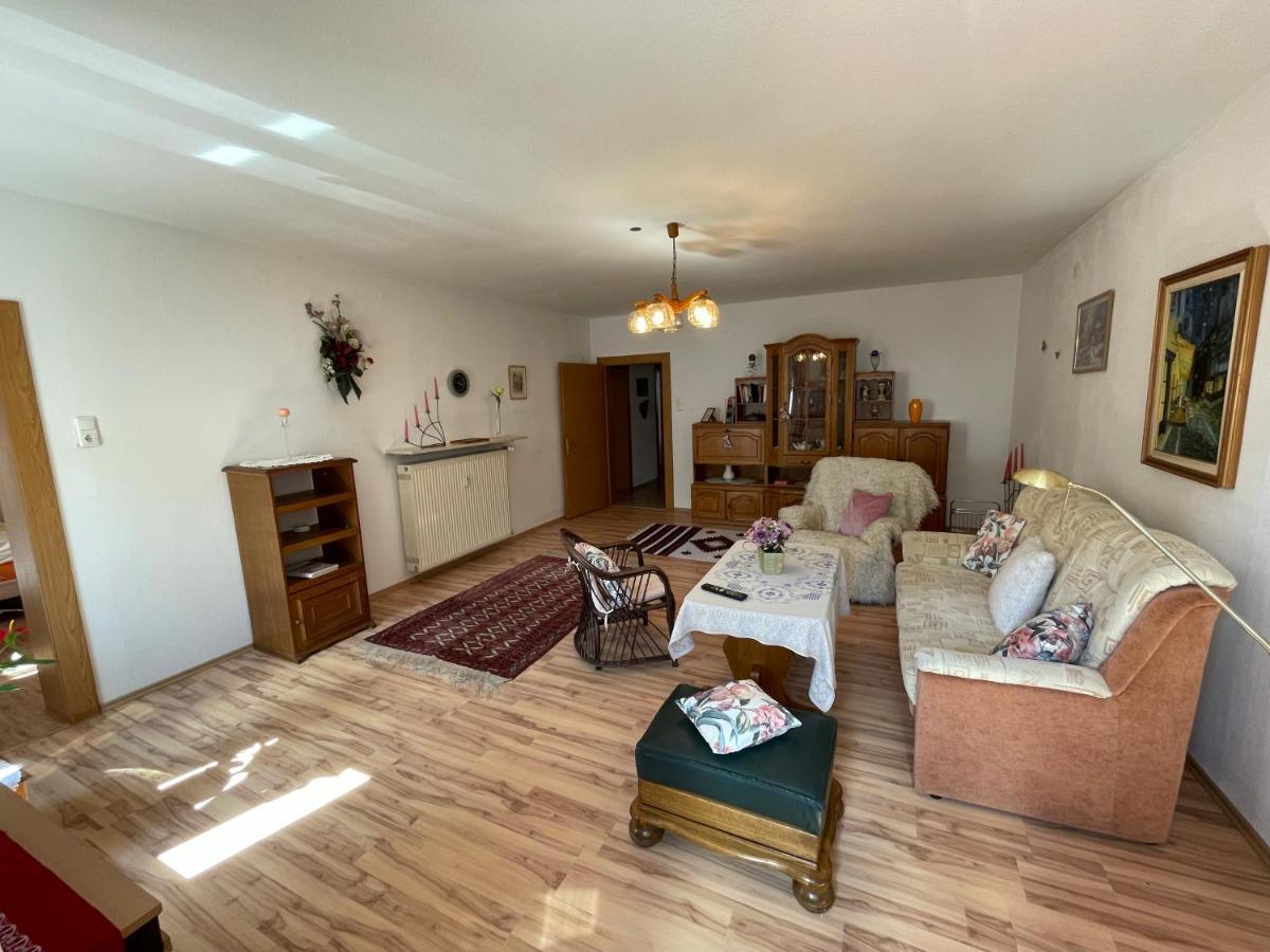 Schoene Ferienwohnung In Bahnhofsnaehe Fuer Urlaub, Studium Oder Arbeit Deggendorf Exteriör bild