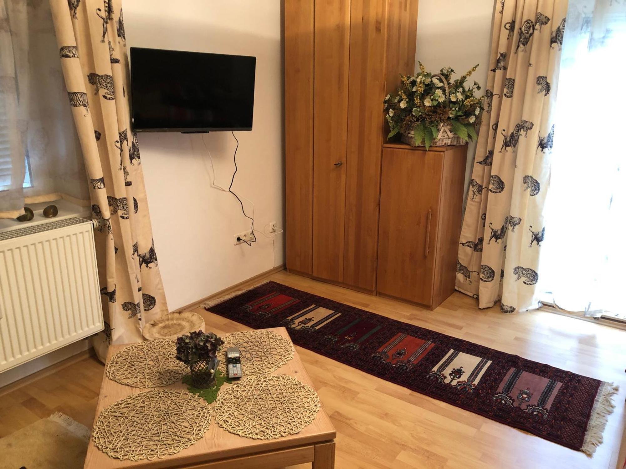 Schoene Ferienwohnung In Bahnhofsnaehe Fuer Urlaub, Studium Oder Arbeit Deggendorf Exteriör bild