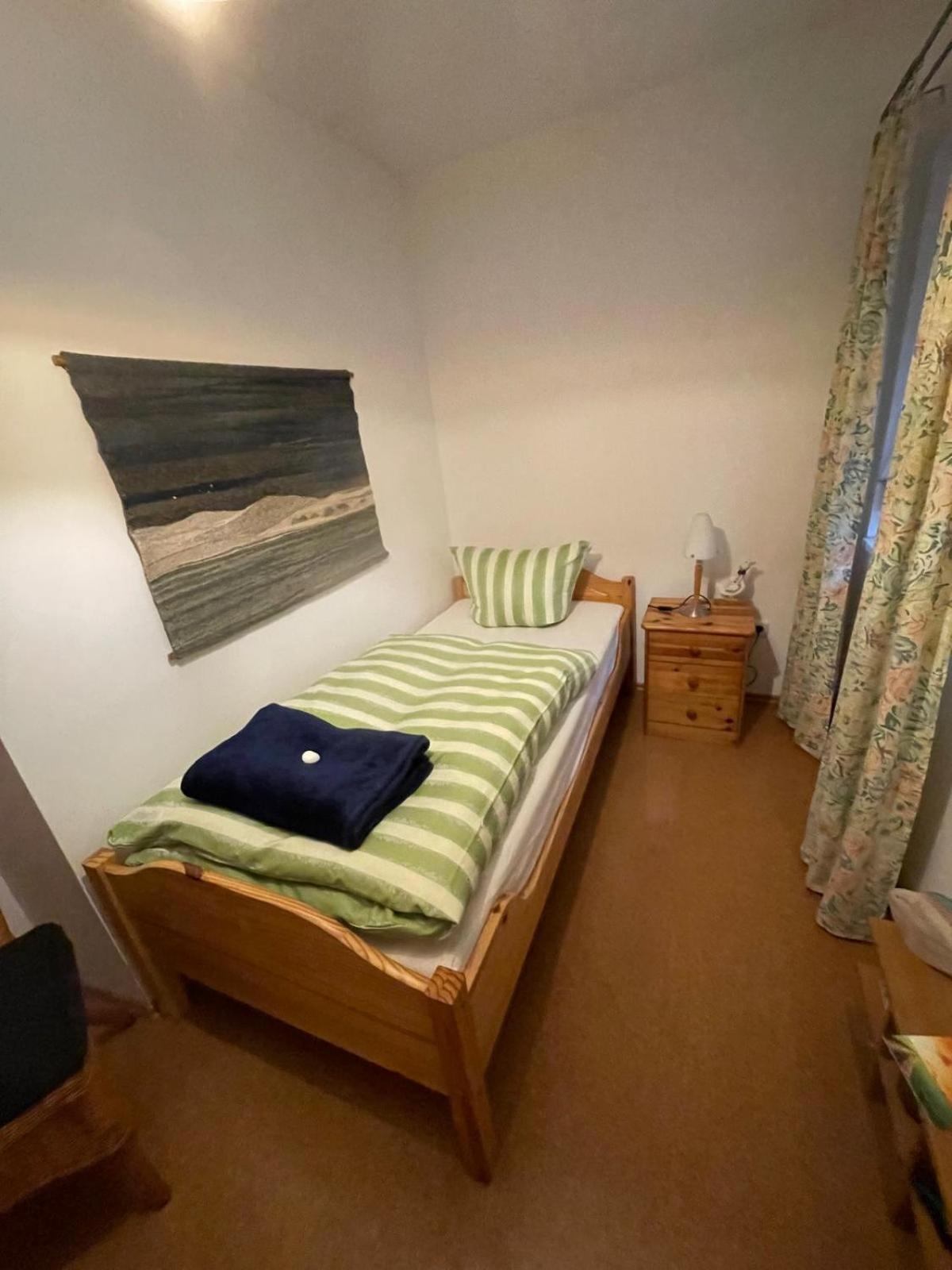 Schoene Ferienwohnung In Bahnhofsnaehe Fuer Urlaub, Studium Oder Arbeit Deggendorf Exteriör bild