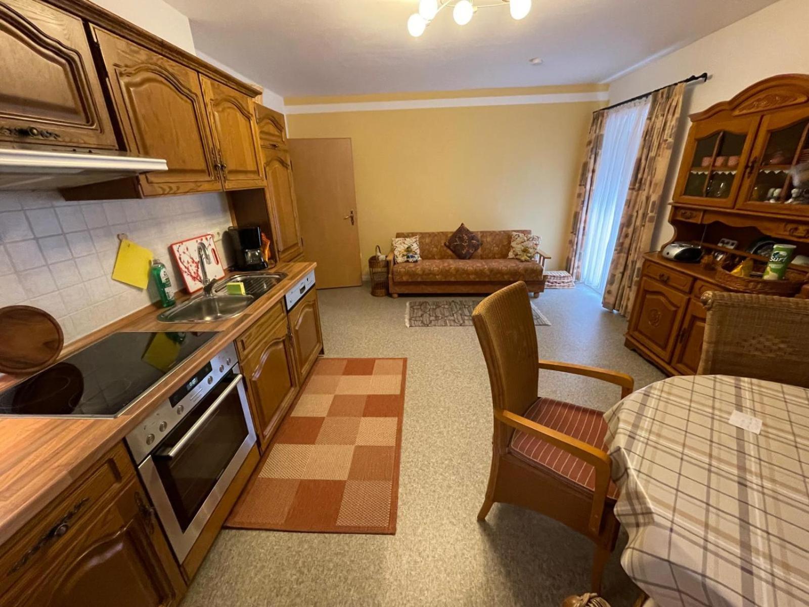 Schoene Ferienwohnung In Bahnhofsnaehe Fuer Urlaub, Studium Oder Arbeit Deggendorf Exteriör bild